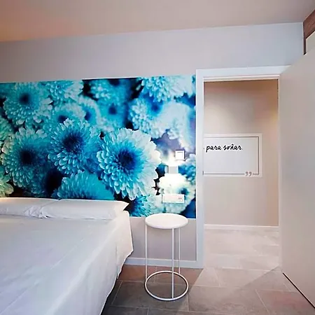 Divan Aparthotel 4*