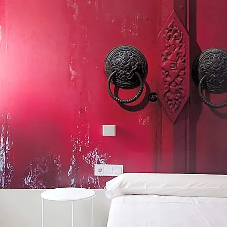 Divan Aparthotel 4*