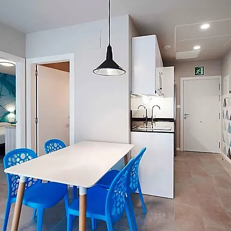 Divan 4*