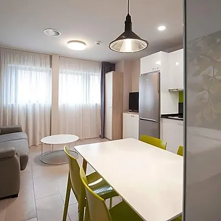 Aparthotel Divan 4*
