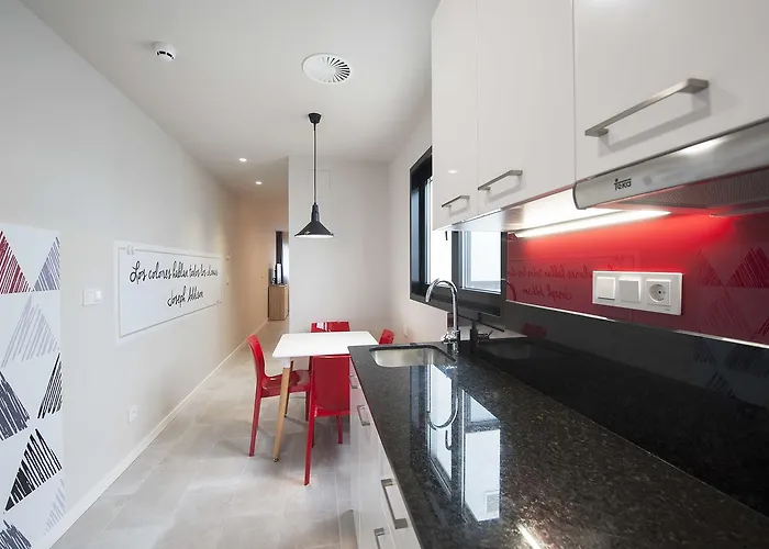 Divan Apartahotel 4*